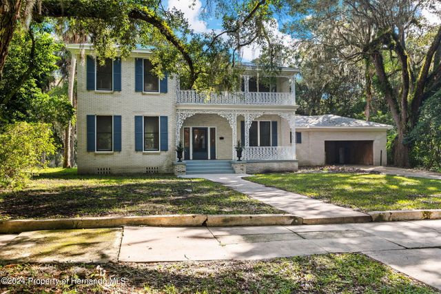 321 Brooksville Avenue, Brooksville, FL 34601