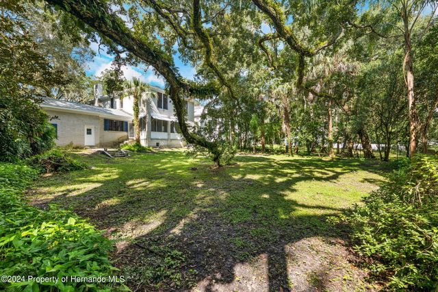 321 Brooksville Avenue, Brooksville, FL 34601