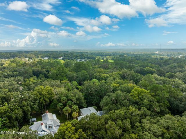 321 Brooksville Avenue, Brooksville, FL 34601