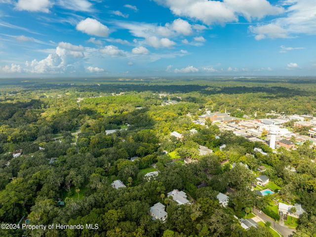 321 Brooksville Avenue, Brooksville, FL 34601