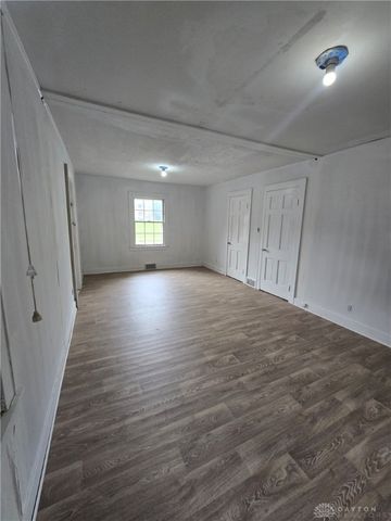 410 5 oaks Avenue, Dayton, OH 45405