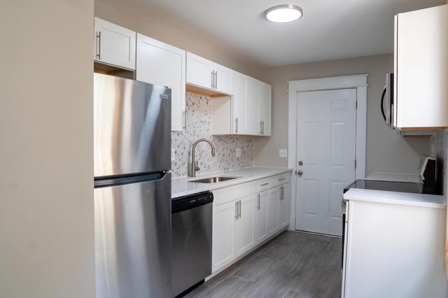 1052 Forest Avenue, Columbus, OH 43206