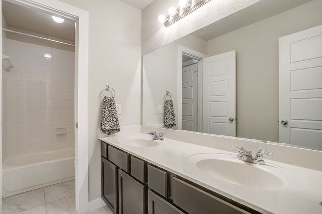 8329 Trickham Bend, Fort Worth, TX 76131