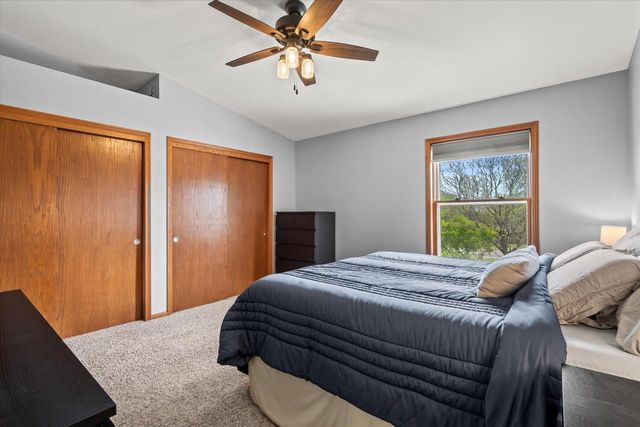 1103 Firethorn DRIVE, West Bend, WI 53090