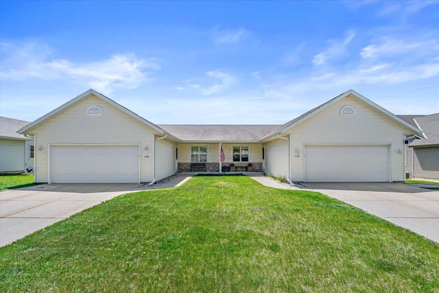 1103 Firethorn DRIVE, West Bend, WI 53090