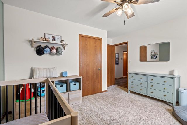 1103 Firethorn DRIVE, West Bend, WI 53090
