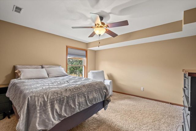 1103 Firethorn DRIVE, West Bend, WI 53090