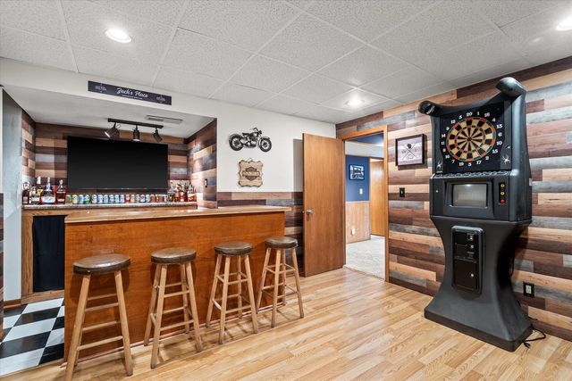 1103 Firethorn DRIVE, West Bend, WI 53090