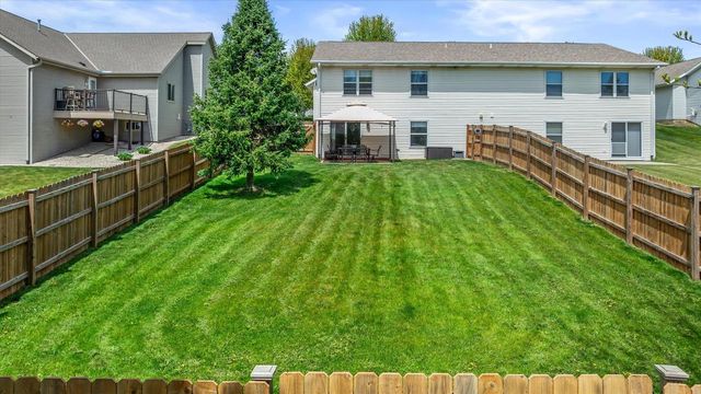1103 Firethorn DRIVE, West Bend, WI 53090