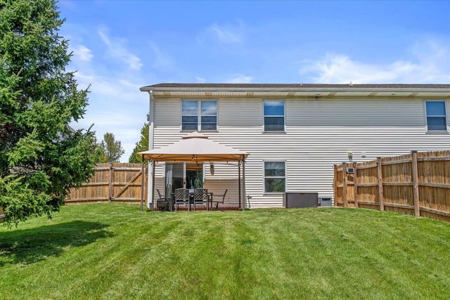 1103 Firethorn DRIVE, West Bend, WI 53090