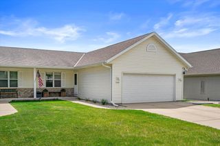 1103 Firethorn DRIVE, West Bend, WI 53090