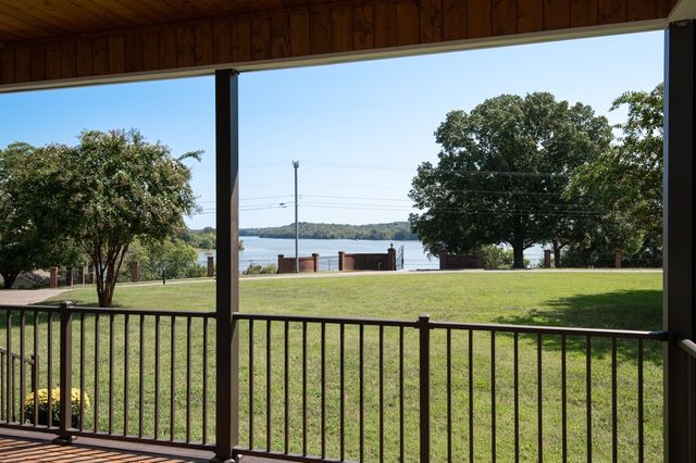 1210 Windsor Dr, Gallatin, TN 37066