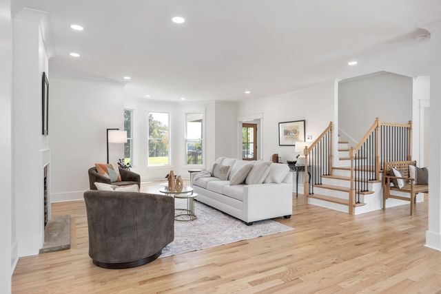 1210 Windsor Dr, Gallatin, TN 37066