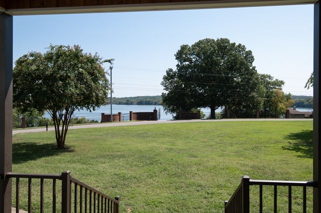 1210 Windsor Dr, Gallatin, TN 37066
