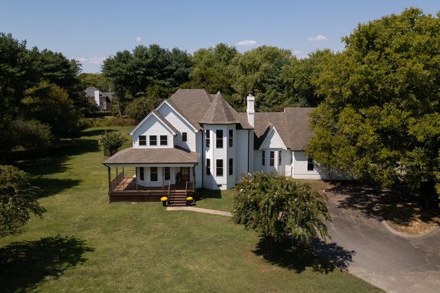 1210 Windsor Dr, Gallatin, TN 37066