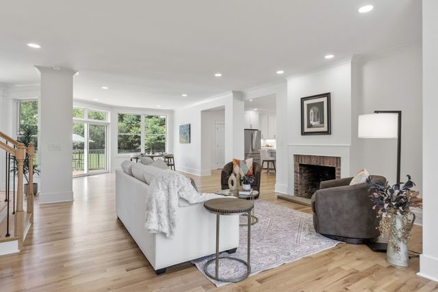 1210 Windsor Dr, Gallatin, TN 37066