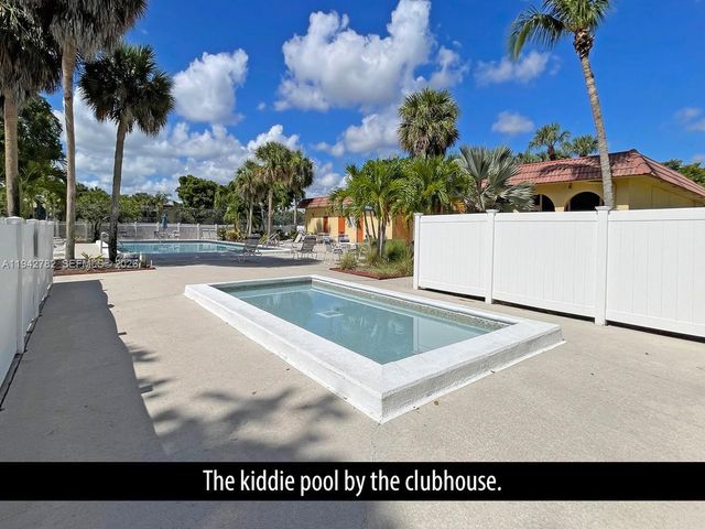 892 SW 9th Street Cir 4, Boca Raton, FL 33486