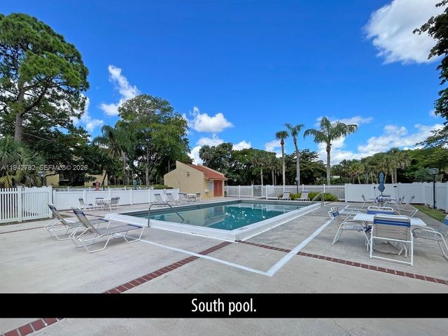 892 SW 9th Street Cir 4, Boca Raton, FL 33486