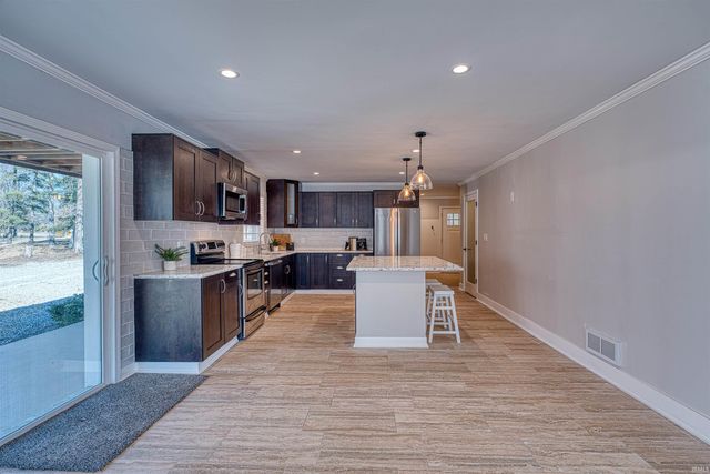 6240 Oak Hill Road, Evansville, IN 47711