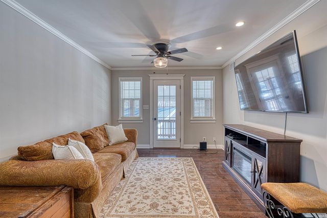 6240 Oak Hill Road, Evansville, IN 47711