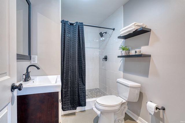 6240 Oak Hill Road, Evansville, IN 47711