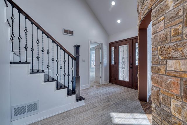 6240 Oak Hill Road, Evansville, IN 47711