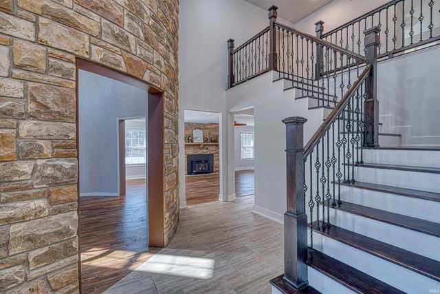 6240 Oak Hill Road, Evansville, IN 47711