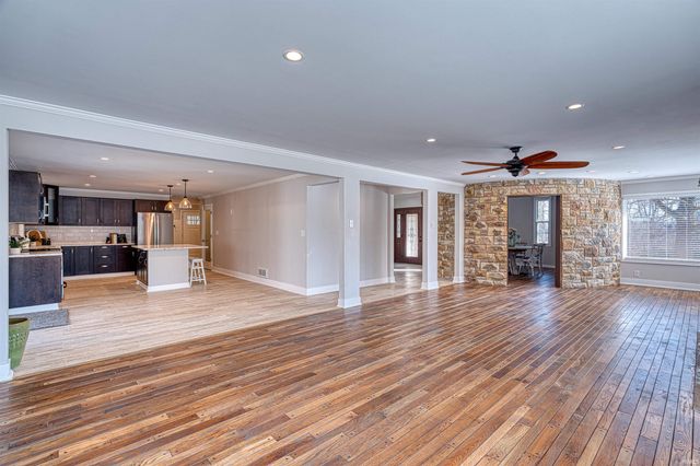 6240 Oak Hill Road, Evansville, IN 47711