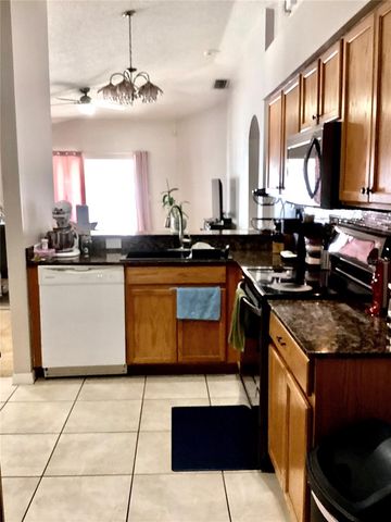 4324 COUNTRY HILLS BOULEVARD, Plant City, FL 33563