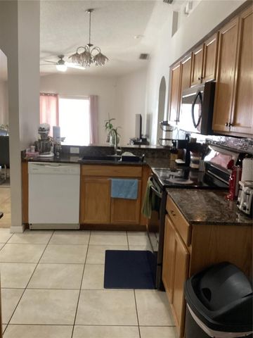 4324 COUNTRY HILLS BOULEVARD, Plant City, FL 33563