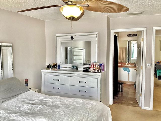 4324 COUNTRY HILLS BOULEVARD, Plant City, FL 33563