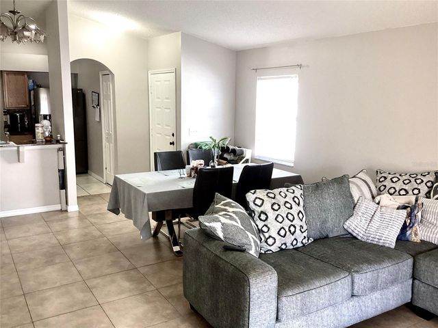 4324 COUNTRY HILLS BOULEVARD, Plant City, FL 33563