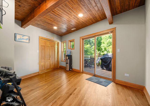 1251 Woodland Court, Joliet, IL 60436