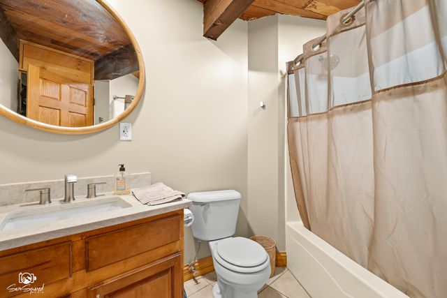 1251 Woodland Court, Joliet, IL 60436