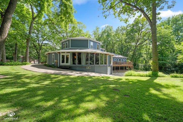 1251 Woodland Court, Joliet, IL 60436