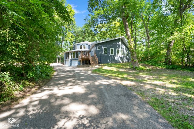 1251 Woodland Court, Joliet, IL 60436