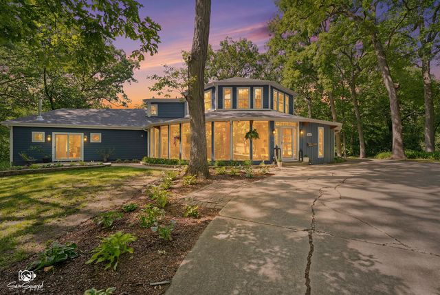 1251 Woodland Court, Joliet, IL 60436