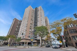 6301 N Sheridan Road 22D, Chicago, IL 60660