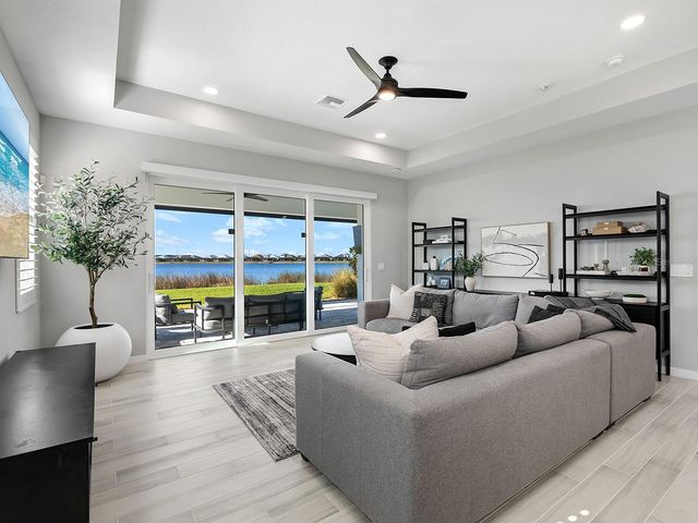 913 CROSSWIND AVENUE, Sarasota, FL 34240