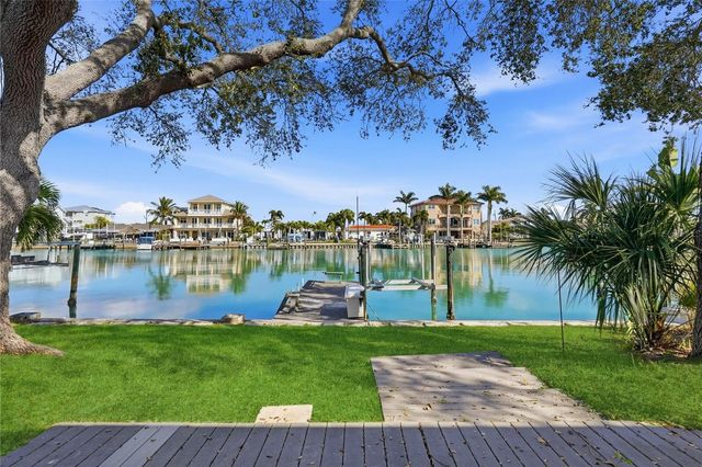 541 LILLIAN DRIVE, Madeira Beach, FL 33708