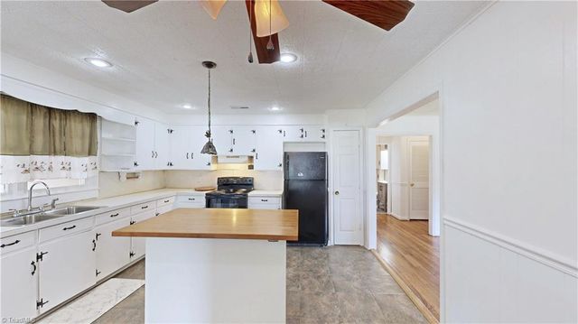 201 Kendall Mill Road, Thomasville, NC 27360