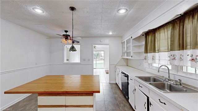 201 Kendall Mill Road, Thomasville, NC 27360