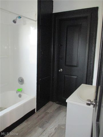 3582 E 112th Street, Cleveland, OH 44105