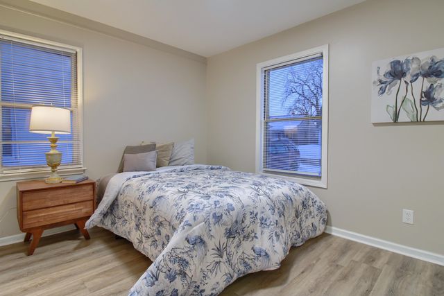 24056 Lehigh Street, Dearborn Heights, MI 48125