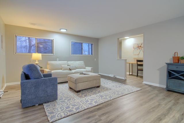 24056 Lehigh Street, Dearborn Heights, MI 48125