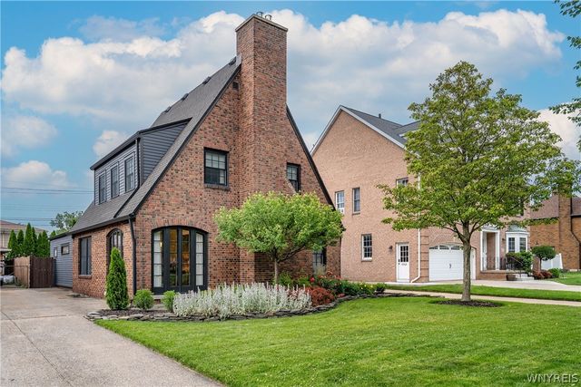 77 Lowell Road, Tonawanda, NY 14217
