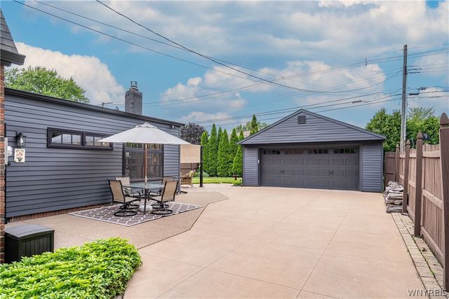 77 Lowell Road, Tonawanda, NY 14217