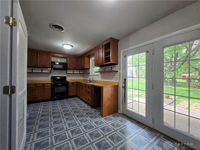 5430 David Drive, Tipp City, OH 45371