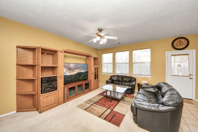 17267 Oakwood Chase Drive, Spring, TX 77379