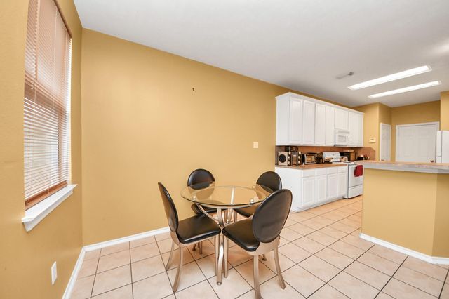 17267 Oakwood Chase Drive, Spring, TX 77379